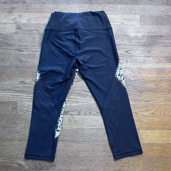 Athleta Stealth Black White Trucool Sculptek Perforated Crop Capri Legging SP - Picture 14 of 16